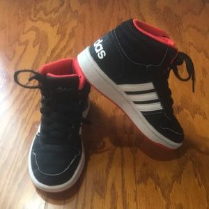 ADIDAS Hoops Mid Shoes